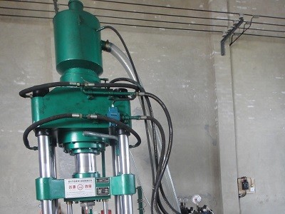 Y榆林市全自动粉末成型液压机质量过硬 操作简便